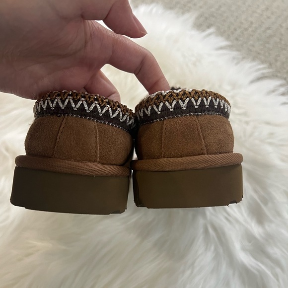 New in Box Ugg Tasman Sandal Shoes size 6 - Picture 4 of 10